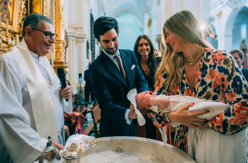 reportaje fotografia documental fotografo bautizo lujo marbella ceremonia familiar