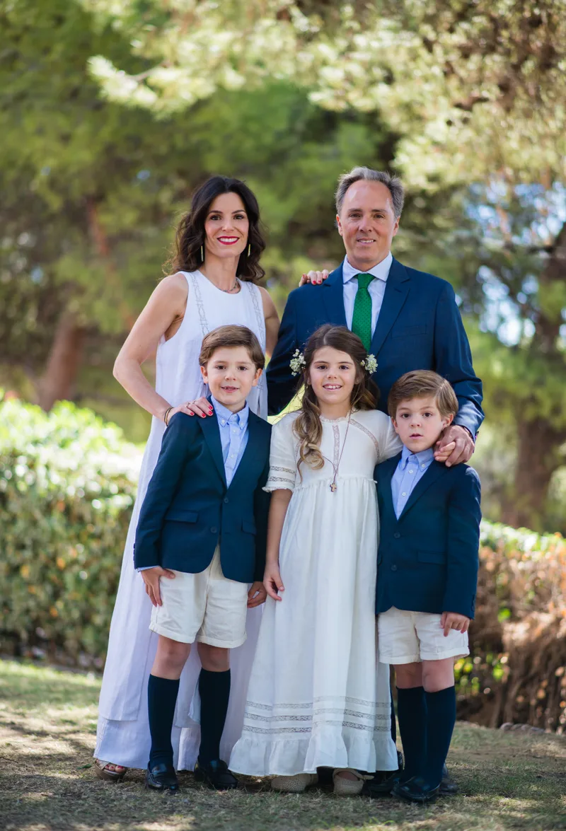 retratos fotografia comunion nina familia pinares san anton