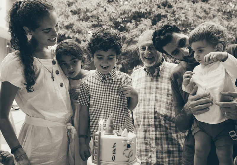 family photographer birthday multigeneracional familia sesion cumpleanos