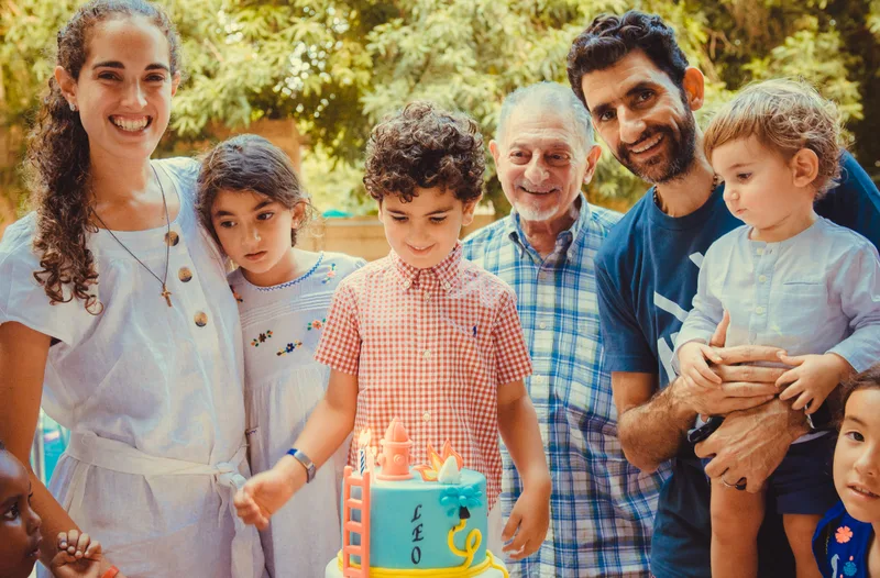 family photographer fotografa familia birthday event reportaje documental