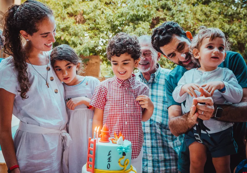 family photographer reportaje documental sesion familia documentary life events birthday