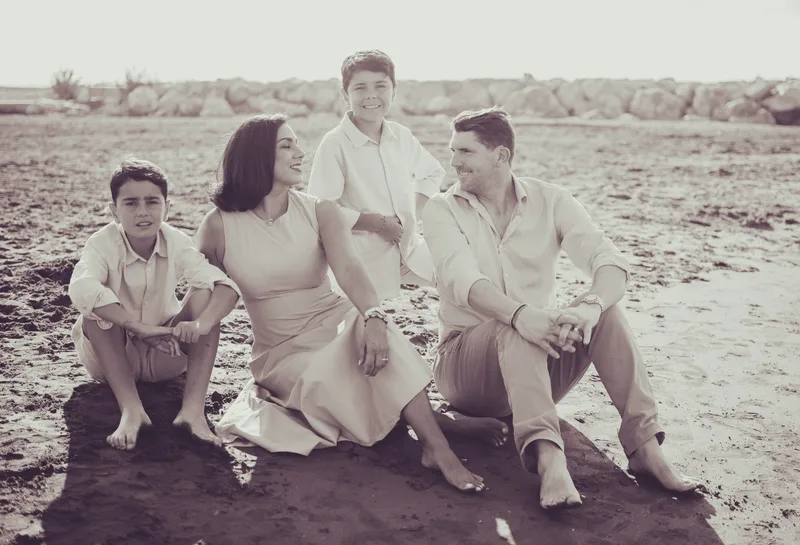family photoshoot sesion familia playa malaga marbella beach fotografia fotografa