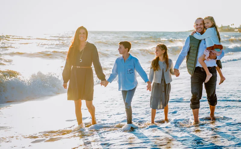 sesion familia exterior playa costa del sol fotografia family photography beach