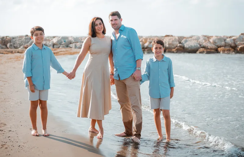 sesion familia family photographer playa beach el palo malaga luz natural