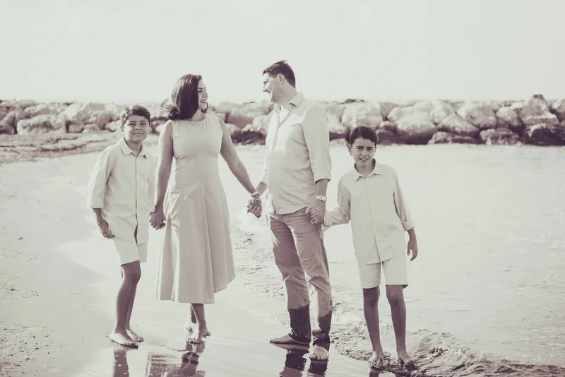 sesion familia fotografia family photographer fotografa beach malaga costa del sol playa