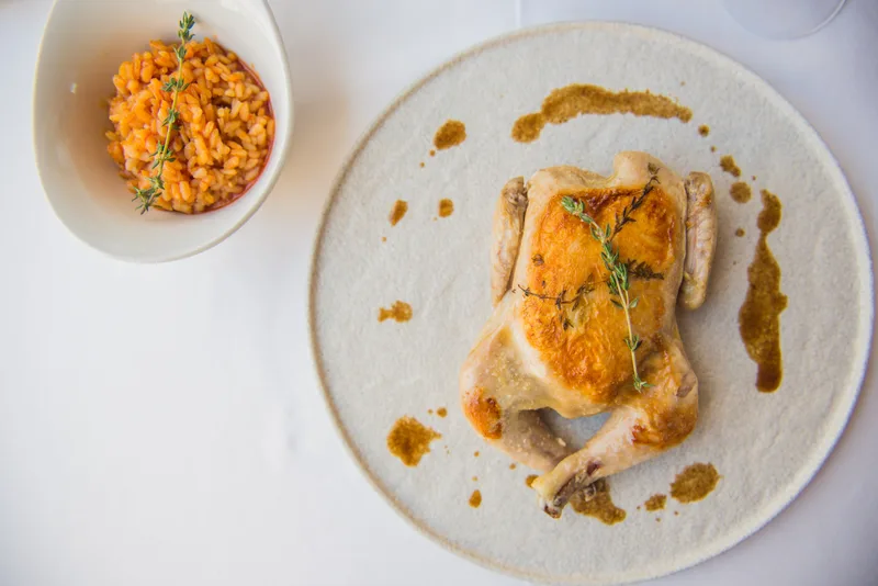 table dining marbella food photographer gastronomia